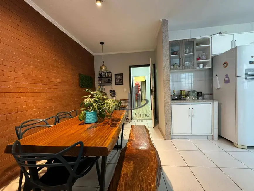 Casa com 3 quartos à venda, 250m2 em Sessenta, Volta Redonda - RJ - imagem 5 Foto 5 de Casa com 3 quartos à venda, 250m2 em Sessenta, Volta Redonda - RJ