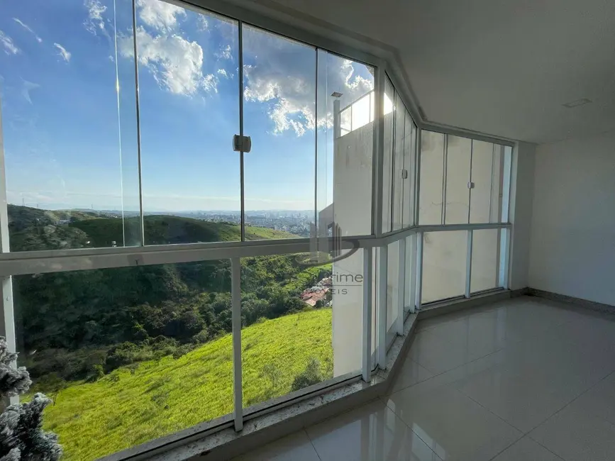Cobertura com 3 quartos à venda, 161m2 em Jardim Amália, Volta Redonda - RJ - imagem 6 Foto 6 de Cobertura com 3 quartos à venda, 161m2 em Jardim Amália, Volta Redonda - RJ