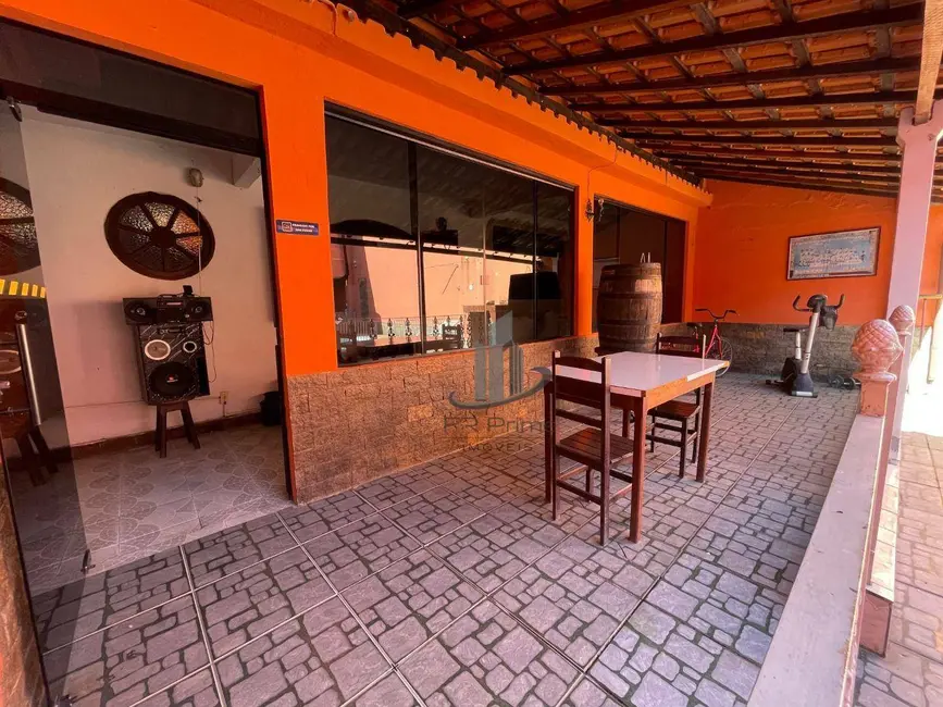 Casa com 3 quartos à venda, 402m2 em Itatiaia - RJ - imagem 8 Foto 8 de Casa com 3 quartos à venda, 402m2 em Itatiaia - RJ