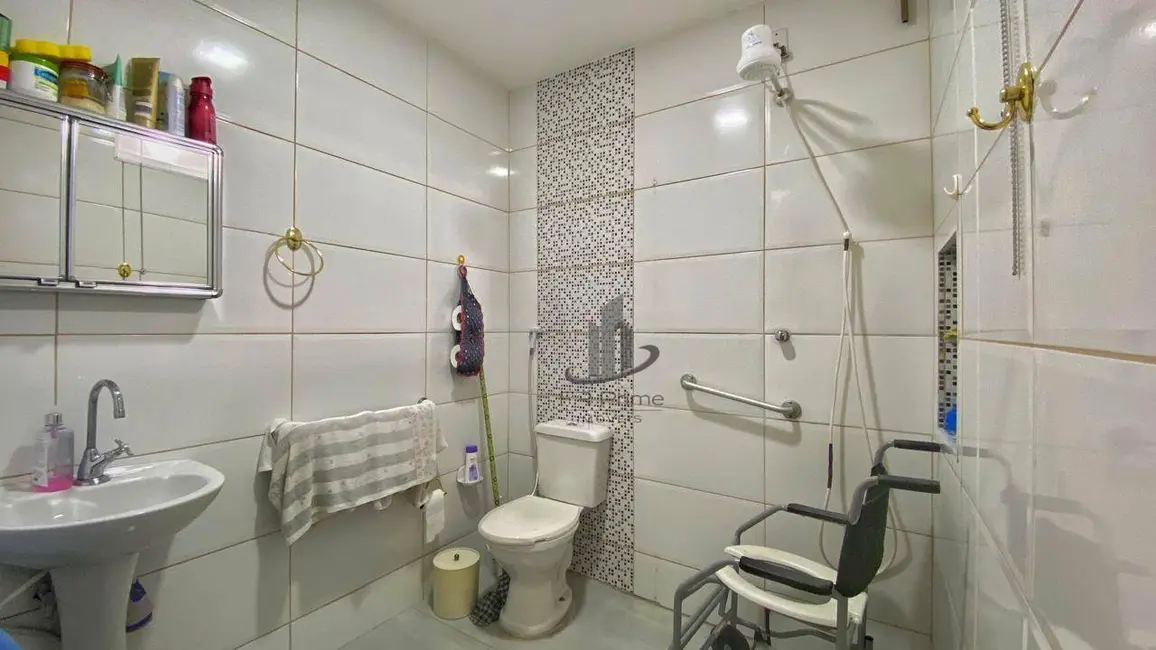 Foto 6 de Casa com 3 quartos à venda, 315m2 em Jardim Veneza, Volta Redonda - RJ