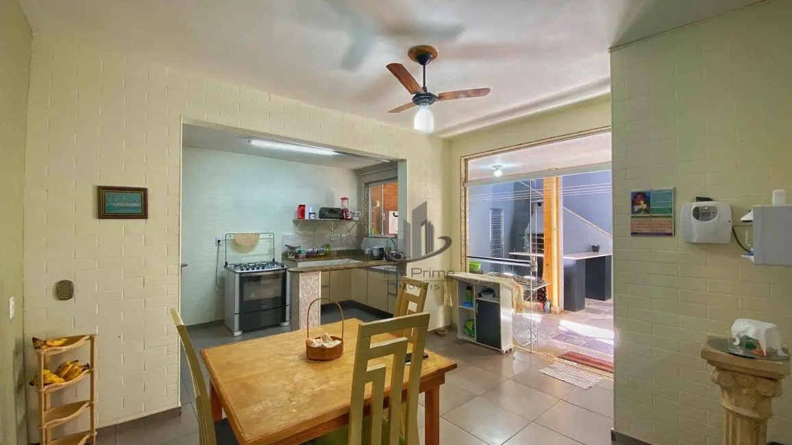 Foto 4 de Casa com 3 quartos à venda, 315m2 em Jardim Veneza, Volta Redonda - RJ