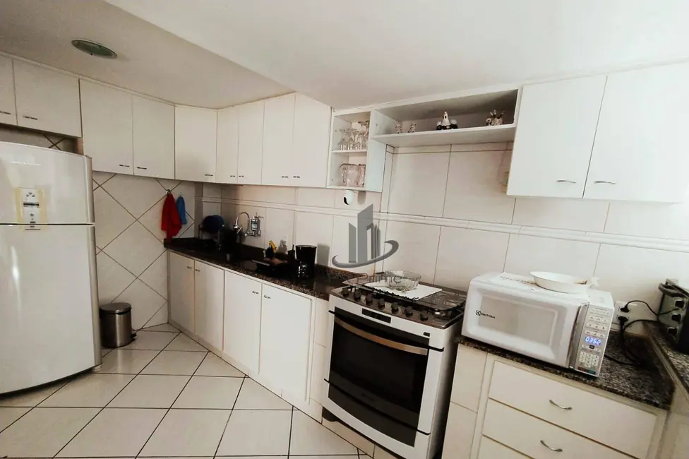 Cobertura com 4 quartos à venda, 213m2 em Jardim Normandia, Volta Redonda - RJ - imagem 4 Foto 4 de Cobertura com 4 quartos à venda, 213m2 em Jardim Normandia, Volta Redonda - RJ