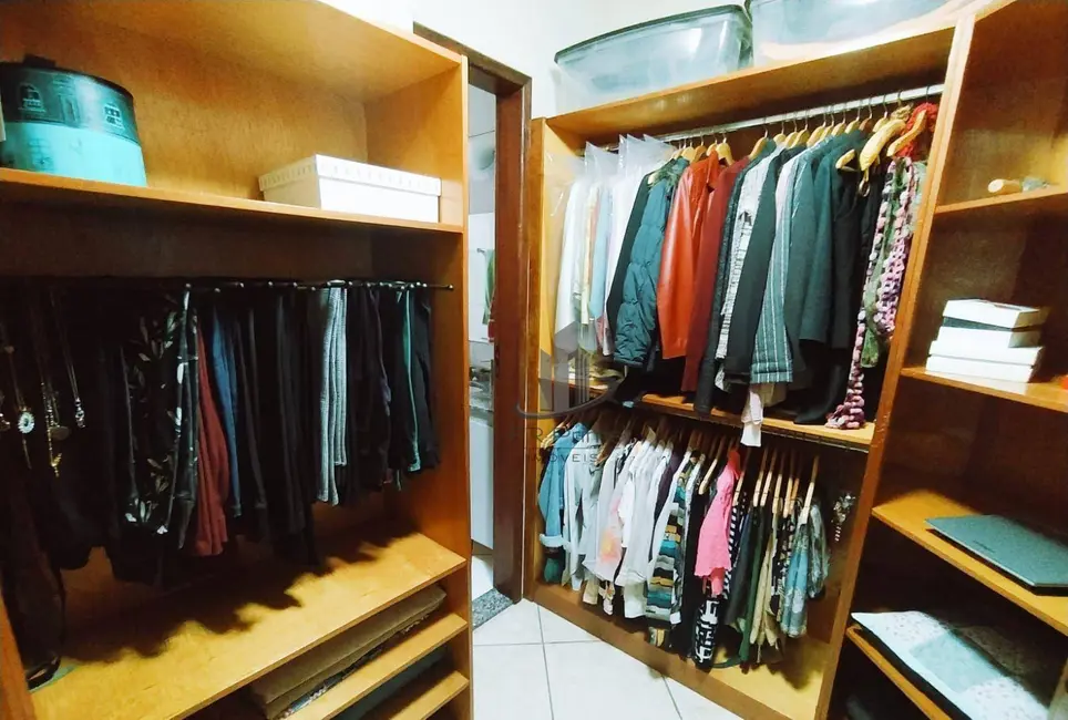 Cobertura com 4 quartos à venda, 213m2 em Jardim Normandia, Volta Redonda - RJ - imagem 9 Foto 9 de Cobertura com 4 quartos à venda, 213m2 em Jardim Normandia, Volta Redonda - RJ