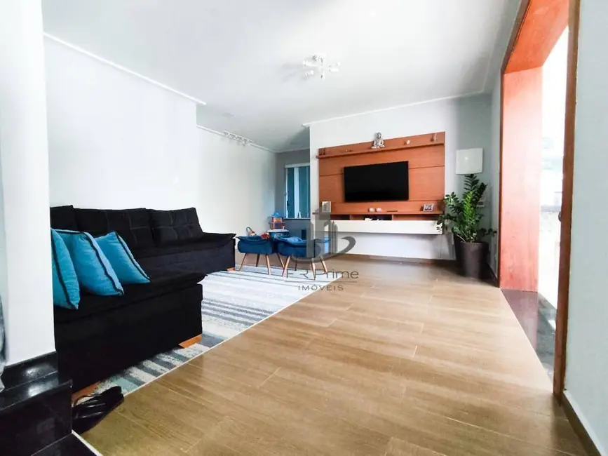 Chácara com 4 quartos à venda, 2049m2 em Centro, Pinheiral - RJ - imagem 5 Foto 5 de Chácara com 4 quartos à venda, 2049m2 em Centro, Pinheiral - RJ