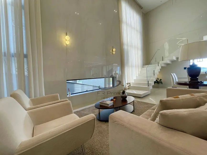 Foto 5 de Casa de Condomínio com 4 quartos à venda, 420m2 em Volta Redonda - RJ