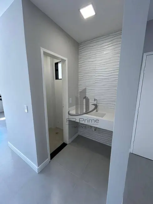 Casa com 3 quartos à venda, 180m2 em Jardim Belvedere, Volta Redonda - RJ - imagem 3 Foto 3 de Casa com 3 quartos à venda, 180m2 em Jardim Belvedere, Volta Redonda - RJ