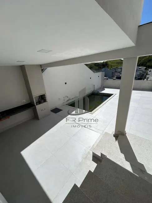 Casa com 3 quartos à venda, 180m2 em Jardim Belvedere, Volta Redonda - RJ - imagem 9 Foto 9 de Casa com 3 quartos à venda, 180m2 em Jardim Belvedere, Volta Redonda - RJ