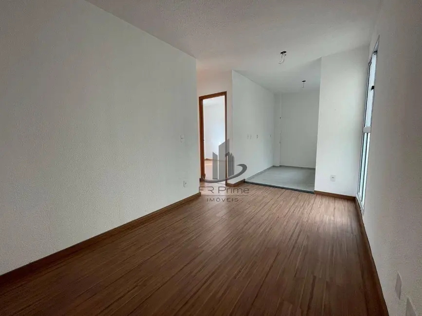 Foto 2 de Apartamento com 2 quartos para alugar, 40m2 em São Luís, Volta Redonda - RJ