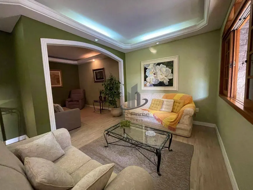 Casa com 4 quartos à venda, 185m2 em Sessenta, Volta Redonda - RJ - imagem 7 Foto 7 de Casa com 4 quartos à venda, 185m2 em Sessenta, Volta Redonda - RJ