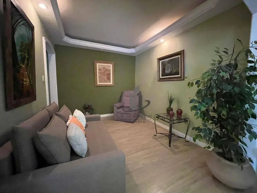 Casa com 4 quartos à venda, 185m2 em Sessenta, Volta Redonda - RJ - imagem 8 Foto 8 de Casa com 4 quartos à venda, 185m2 em Sessenta, Volta Redonda - RJ