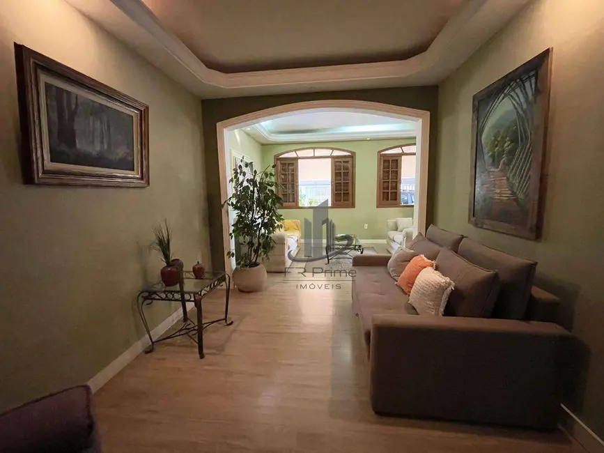 Casa com 4 quartos à venda, 185m2 em Sessenta, Volta Redonda - RJ - imagem 9 Foto 9 de Casa com 4 quartos à venda, 185m2 em Sessenta, Volta Redonda - RJ