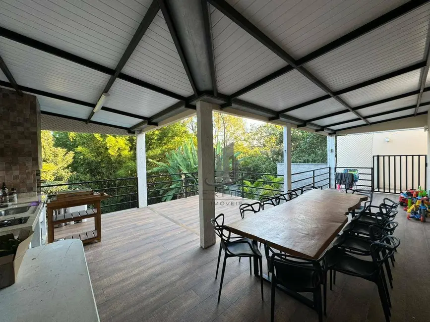 Casa com 3 quartos à venda, 429m2 em Pinheiral - RJ - imagem 9 Foto 9 de Casa com 3 quartos à venda, 429m2 em Pinheiral - RJ