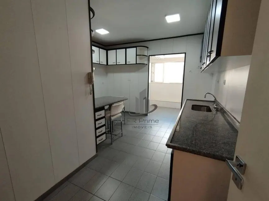 Apartamento com 3 quartos à venda, 108m2 em Aterrado, Volta Redonda - RJ - imagem 5 Foto 5 de Apartamento com 3 quartos à venda, 108m2 em Aterrado, Volta Redonda - RJ