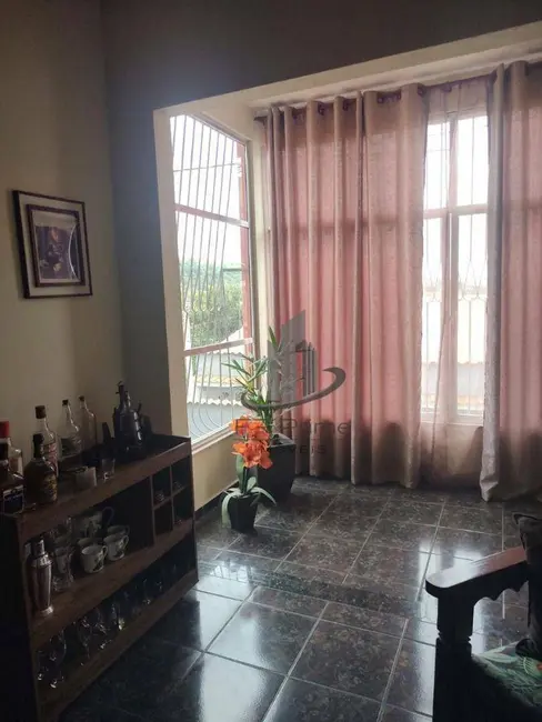 Foto 3 de Casa com 3 quartos à venda, 262m2 em Jardim Cidade do Aço, Volta Redonda - RJ