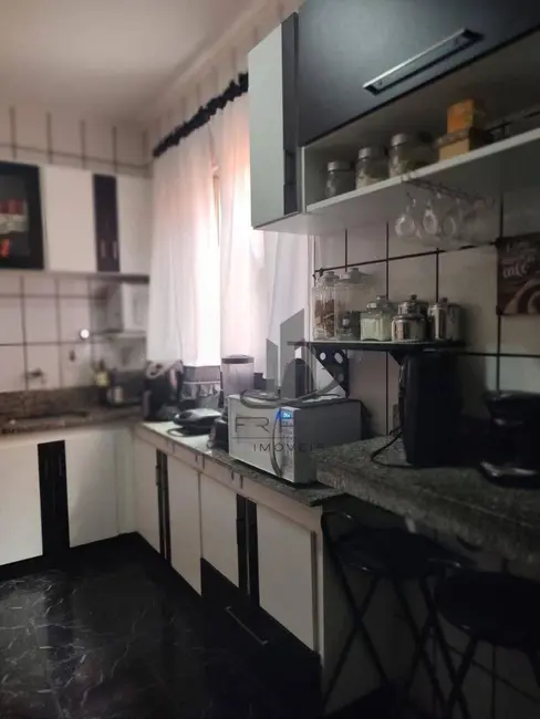 Foto 9 de Casa com 3 quartos à venda, 262m2 em Jardim Cidade do Aço, Volta Redonda - RJ