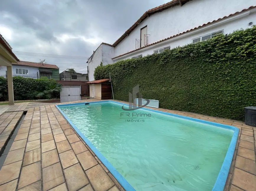 Foto 2 de Casa com 3 quartos à venda, 371m2 em Jardim Amália, Volta Redonda - RJ
