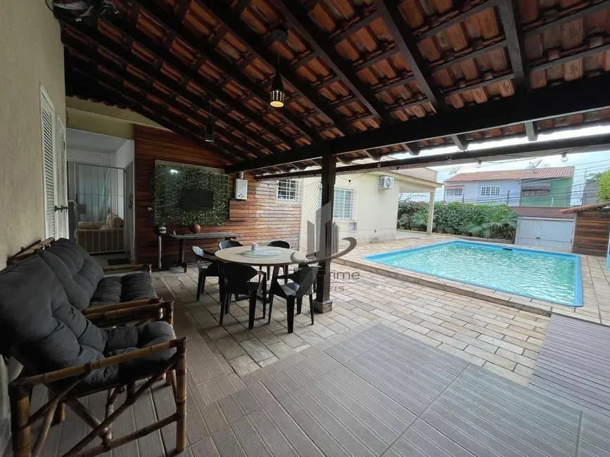 Casa com 3 quartos à venda, 371m2 em Jardim Amália, Volta Redonda - RJ - imagem 5 Foto 5 de Casa com 3 quartos à venda, 371m2 em Jardim Amália, Volta Redonda - RJ