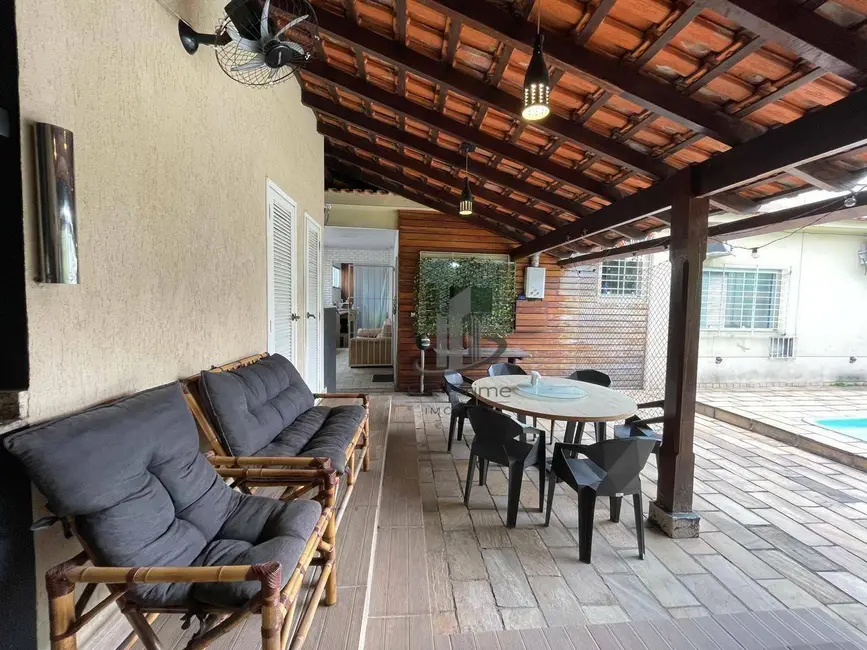 Casa com 3 quartos à venda, 371m2 em Jardim Amália, Volta Redonda - RJ - imagem 7 Foto 7 de Casa com 3 quartos à venda, 371m2 em Jardim Amália, Volta Redonda - RJ