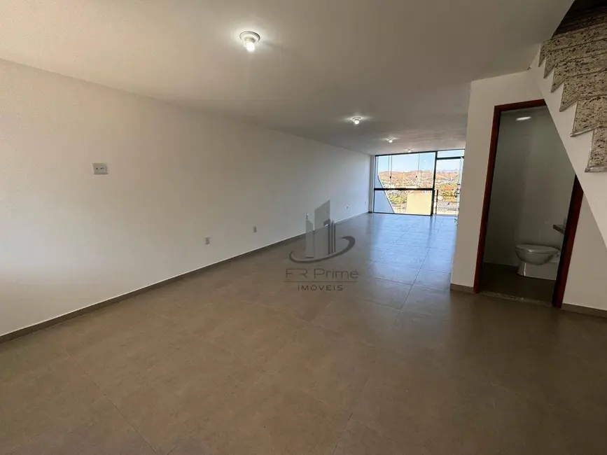 Casa com 3 quartos à venda, 120m2 em Jardim Belvedere, Volta Redonda - RJ - imagem 4 Foto 4 de Casa com 3 quartos à venda, 120m2 em Jardim Belvedere, Volta Redonda - RJ