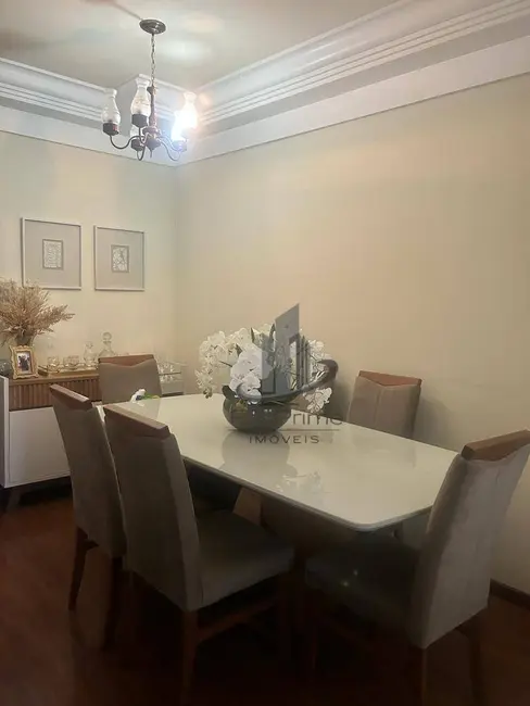 Casa com 3 quartos à venda, 205m2 em Jardim Vila Rica - Tiradentes, Volta Redonda - RJ - imagem 3 Foto 3 de Casa com 3 quartos à venda, 205m2 em Jardim Vila Rica - Tiradentes, Volta Redonda - RJ