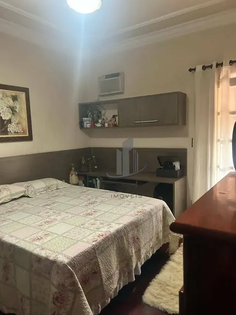 Casa com 3 quartos à venda, 205m2 em Jardim Vila Rica - Tiradentes, Volta Redonda - RJ - imagem 5 Foto 5 de Casa com 3 quartos à venda, 205m2 em Jardim Vila Rica - Tiradentes, Volta Redonda - RJ