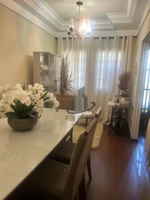 Casa com 3 quartos à venda, 205m2 em Jardim Vila Rica - Tiradentes, Volta Redonda - RJ - imagem 4 Foto 4 de Casa com 3 quartos à venda, 205m2 em Jardim Vila Rica - Tiradentes, Volta Redonda - RJ