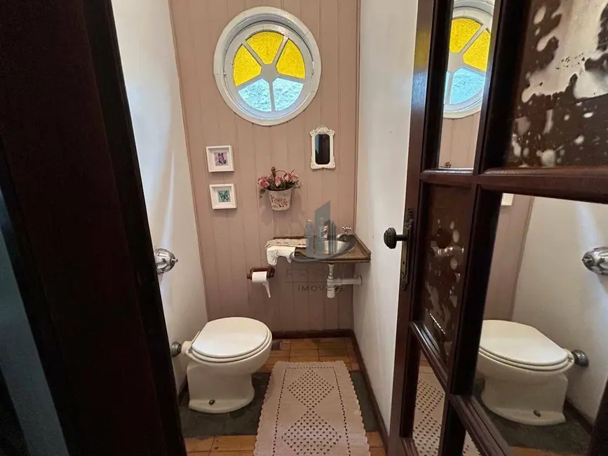 Casa com 3 quartos à venda, 280m2 em Vila Santa Cecília, Volta Redonda - RJ - imagem 7 Foto 7 de Casa com 3 quartos à venda, 280m2 em Vila Santa Cecília, Volta Redonda - RJ