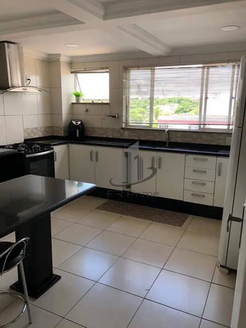 Cobertura com 3 quartos à venda, 161m2 em Vila Mury, Volta Redonda - RJ - imagem 6 Foto 6 de Cobertura com 3 quartos à venda, 161m2 em Vila Mury, Volta Redonda - RJ