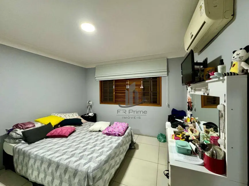 Foto 9 de Casa com 3 quartos à venda, 214m2 em Jardim Tiradentes, Volta Redonda - RJ