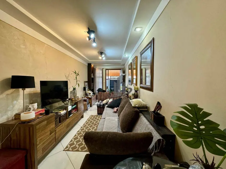 Foto 3 de Casa com 3 quartos à venda, 214m2 em Jardim Tiradentes, Volta Redonda - RJ