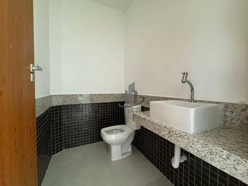 Foto 2 de Casa com 3 quartos à venda, 180m2 em Jardim Belvedere, Volta Redonda - RJ