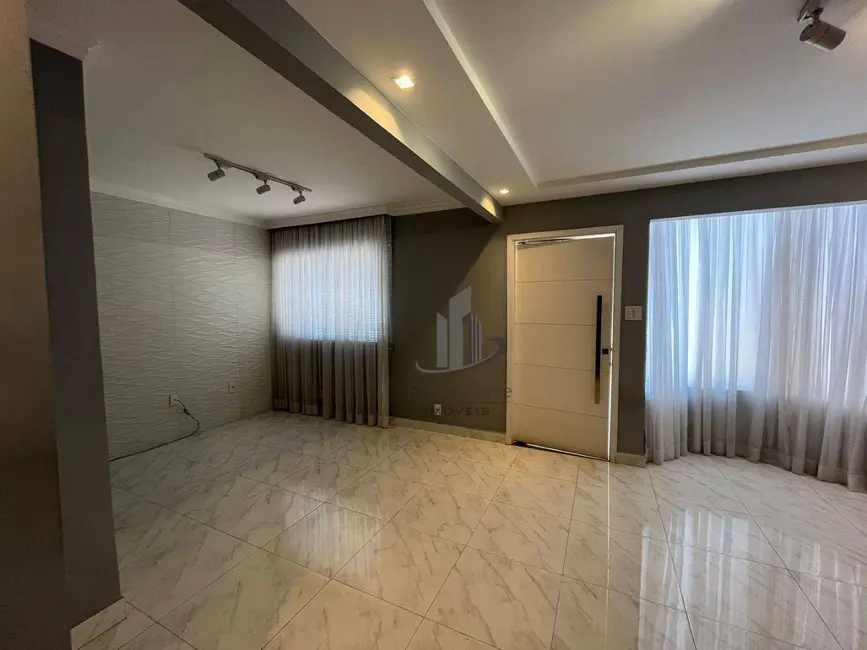 Casa com 4 quartos à venda, 250m2 em Barra Do Pirai - RJ - imagem 1 Foto 1 de Casa com 4 quartos à venda, 250m2 em Barra Do Pirai - RJ