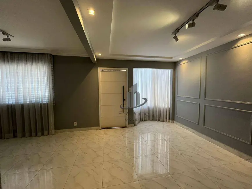 Casa com 4 quartos à venda, 250m2 em Barra Do Pirai - RJ - imagem 2 Foto 2 de Casa com 4 quartos à venda, 250m2 em Barra Do Pirai - RJ