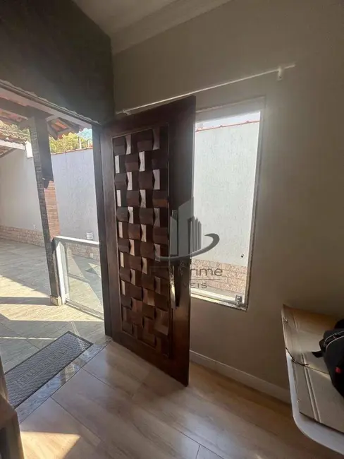 Casa com 3 quartos à venda, 186m2 em Barra Do Pirai - RJ - imagem 2 Foto 2 de Casa com 3 quartos à venda, 186m2 em Barra Do Pirai - RJ