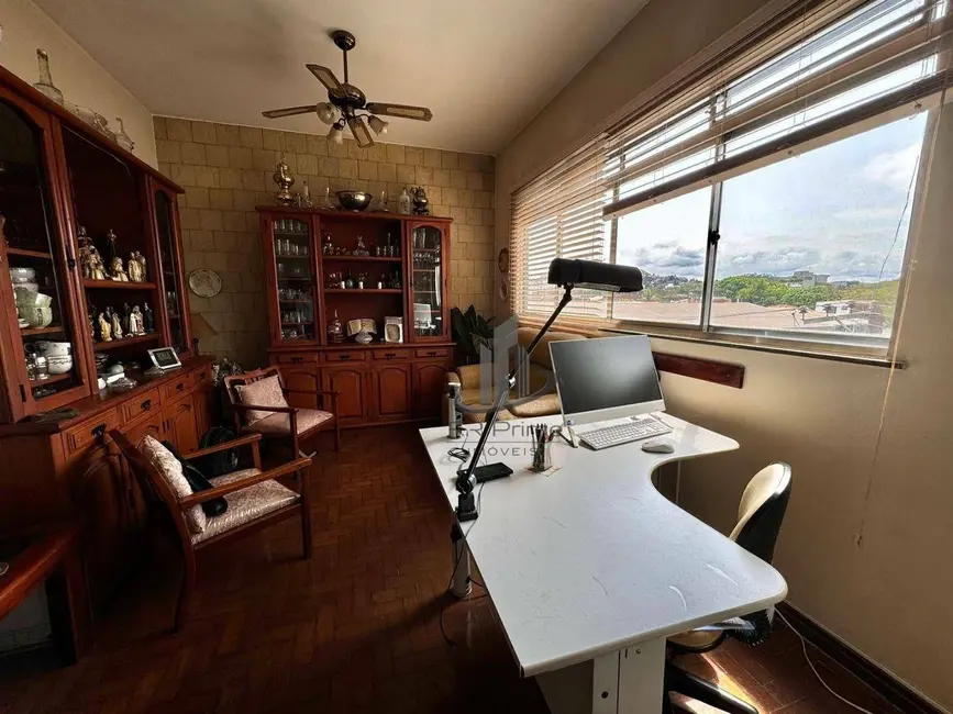 Cobertura com 4 quartos à venda, 226m2 em Aterrado, Volta Redonda - RJ - imagem 9 Foto 9 de Cobertura com 4 quartos à venda, 226m2 em Aterrado, Volta Redonda - RJ