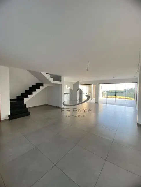 Foto 1 de Casa com 3 quartos à venda, 161m2 em Jardim Belvedere, Volta Redonda - RJ
