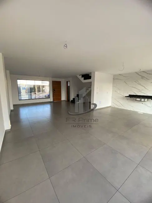 Casa com 3 quartos à venda, 161m2 em Jardim Belvedere, Volta Redonda - RJ - imagem 4 Foto 4 de Casa com 3 quartos à venda, 161m2 em Jardim Belvedere, Volta Redonda - RJ