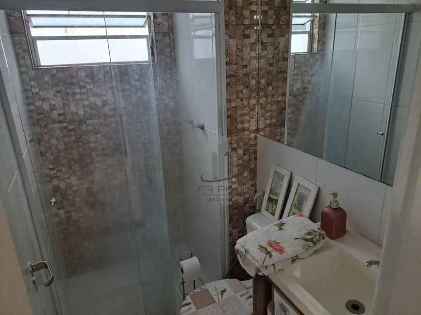 Apartamento com 2 quartos à venda, 45m2 em Cabral, Resende - RJ - imagem 7 Foto 7 de Apartamento com 2 quartos à venda, 45m2 em Cabral, Resende - RJ