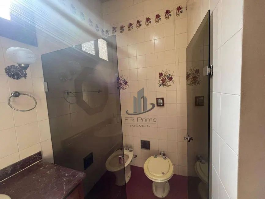 Casa com 3 quartos à venda e para alugar, 548m2 em Vila Santa Cecília, Volta Redonda - RJ - imagem 9 Foto 9 de Casa com 3 quartos à venda e para alugar, 548m2 em Vila Santa Cecília, Volta Redonda - RJ
