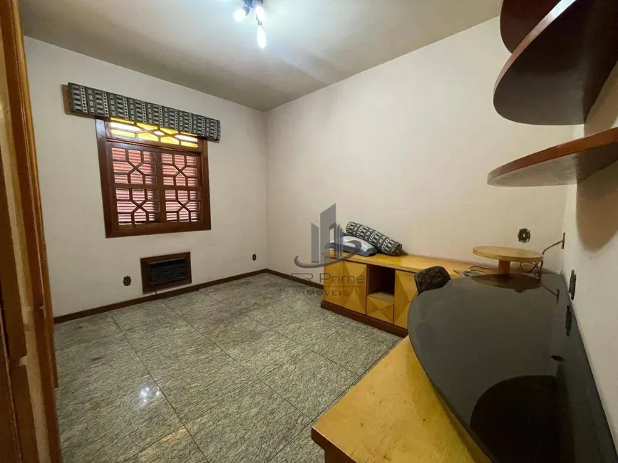 Casa com 3 quartos à venda e para alugar, 548m2 em Vila Santa Cecília, Volta Redonda - RJ - imagem 8 Foto 8 de Casa com 3 quartos à venda e para alugar, 548m2 em Vila Santa Cecília, Volta Redonda - RJ