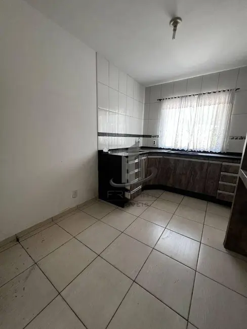 Casa com 2 quartos à venda, 151m2 em Roma, Volta Redonda - RJ - imagem 4 Foto 4 de Casa com 2 quartos à venda, 151m2 em Roma, Volta Redonda - RJ