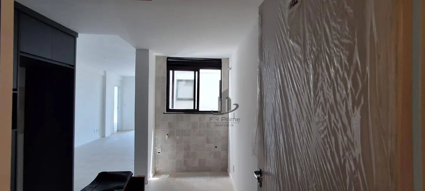 Foto 3 de Apartamento com 2 quartos à venda, 73m2 em Jardim Amália, Volta Redonda - RJ