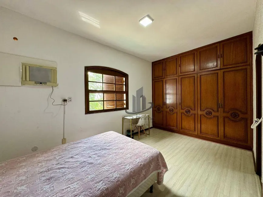 Foto 3 de Casa de Condomínio com 5 quartos para alugar, 241m2 em Laranjal, Volta Redonda - RJ