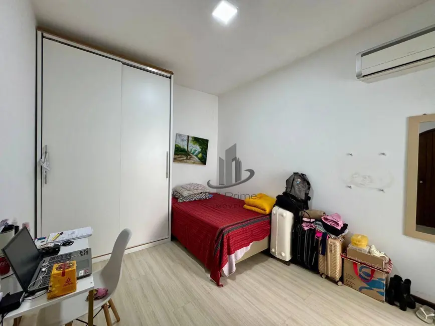 Foto 5 de Casa de Condomínio com 5 quartos para alugar, 241m2 em Laranjal, Volta Redonda - RJ