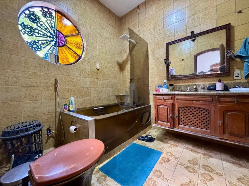 Foto 4 de Casa de Condomínio com 5 quartos para alugar, 241m2 em Laranjal, Volta Redonda - RJ