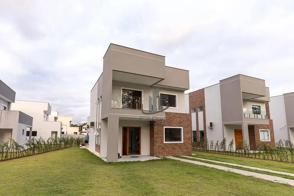 Foto 2 de Casa com 4 quartos à venda, 350m2 em Bracuí (Cunhambebe), Angra Dos Reis - RJ