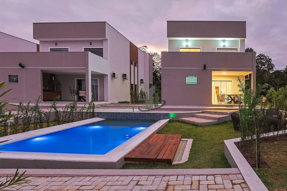 Foto 1 de Casa com 4 quartos à venda, 350m2 em Bracuí (Cunhambebe), Angra Dos Reis - RJ