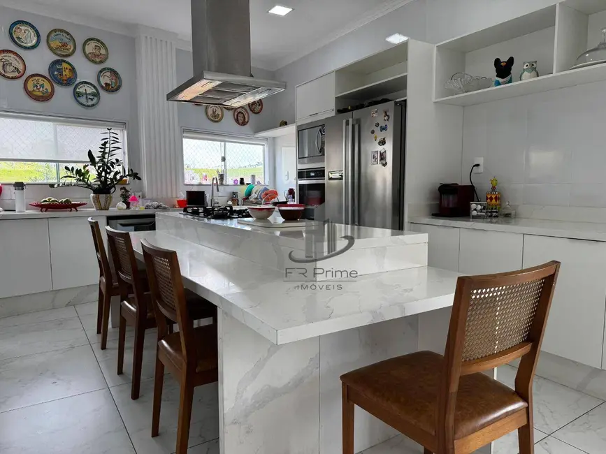 Casa com 4 quartos à venda e para alugar, 739m2 em Volta Redonda - RJ - imagem 5 Foto 5 de Casa com 4 quartos à venda e para alugar, 739m2 em Volta Redonda - RJ