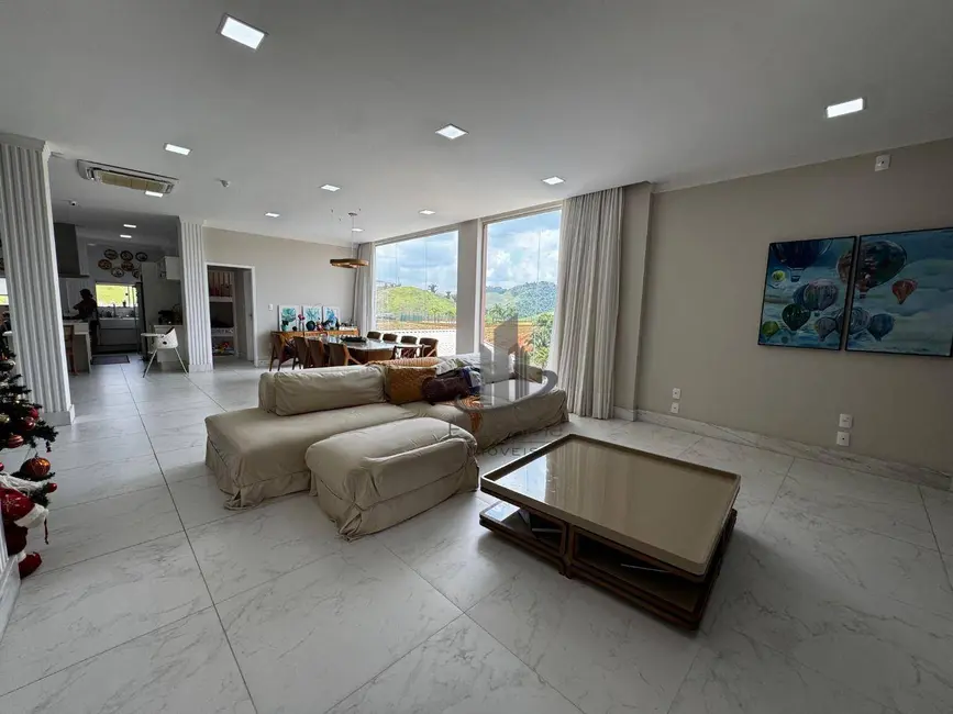 Casa com 4 quartos à venda e para alugar, 739m2 em Volta Redonda - RJ - imagem 4 Foto 4 de Casa com 4 quartos à venda e para alugar, 739m2 em Volta Redonda - RJ