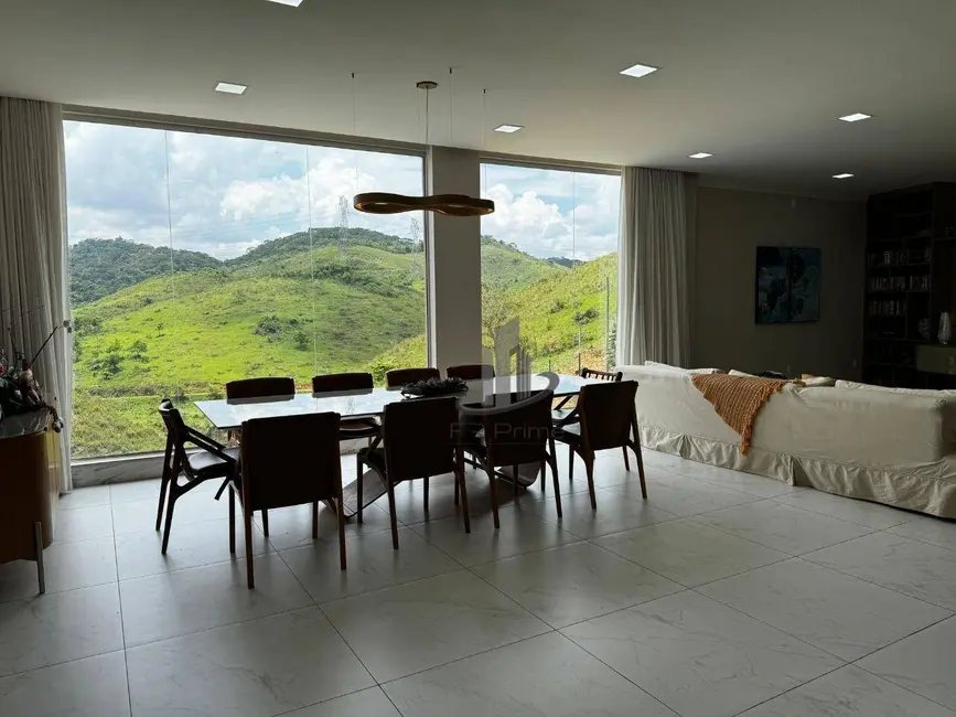 Foto 1 de Casa com 4 quartos à venda e para alugar, 739m2 em Volta Redonda - RJ